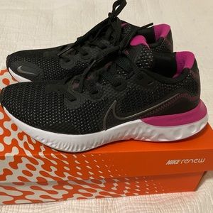 Women’s NIKE Renew Run